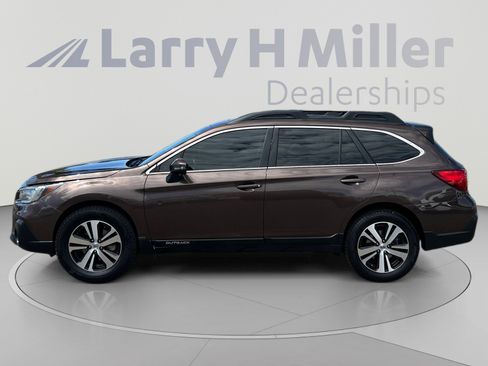 Used 2019 Subaru Outback 3.6R Limited AWD/4WD image 2