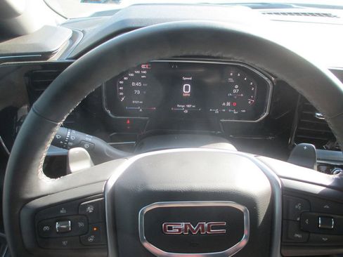 Used 2026 GMC Sierra 1500 SLT w/ SLT Premium Plus Package image 33