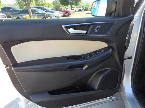 Used 2017 Ford Edge SE FWD image 14