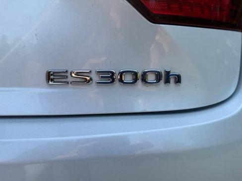 Used 2013 Lexus ES 300h w/ Luxury Pkg FWD image 44