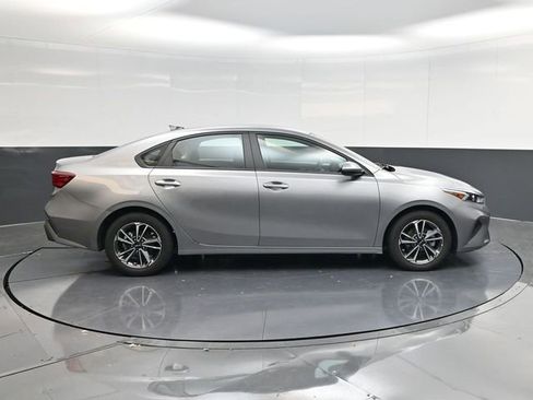 Used 2024 Kia Forte LXS image 2