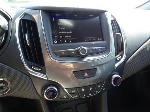 Used 2019 Chevrolet Cruze LT w/ Convenience Package image 17