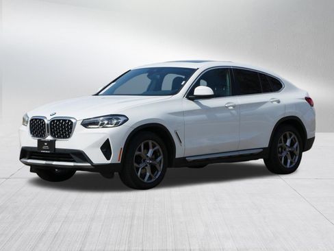 Used 2023 BMW X4 xDrive30i w/ Convenience Package image 2