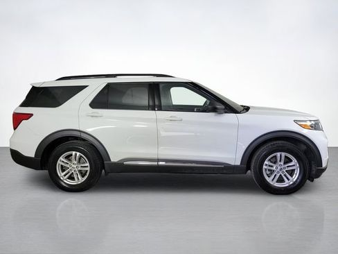 Used 2020 Ford Explorer XLT w/ Class III Trailer Tow Package AWD/4WD image 2