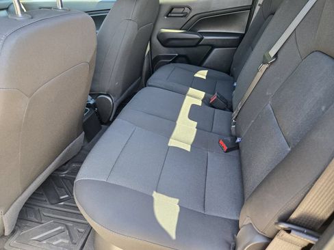 Used 2024 Chevrolet Colorado W/T RWD image 30
