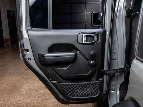 Used 2022 Jeep Wrangler Unlimited Sport AWD/4WD image 38