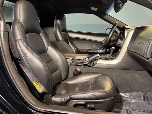 Used 2005 Chevrolet Corvette Coupe RWD image 28