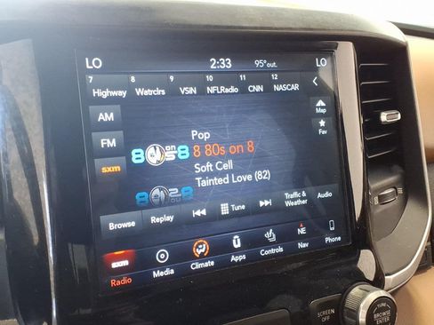 Used 2019 RAM 1500 4x4 Crew Cab Classic Big Horn image 16