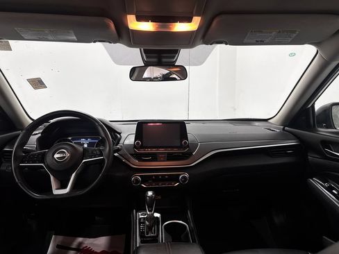 Used 2025 Nissan Altima 2.5 SR AWD/4WD image 3