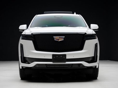 Used 2022 Cadillac Escalade Sport w/ Touring Package AWD/4WD image 8