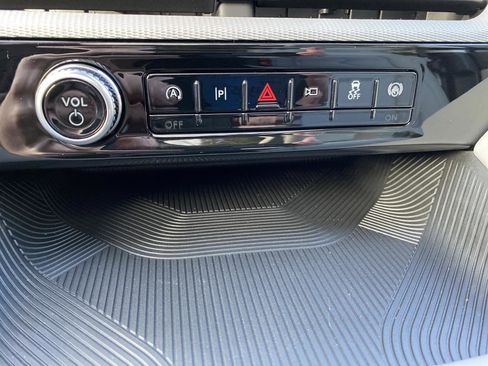 New 2026 Ford Explorer Active w/ Active Comfort Package image 24