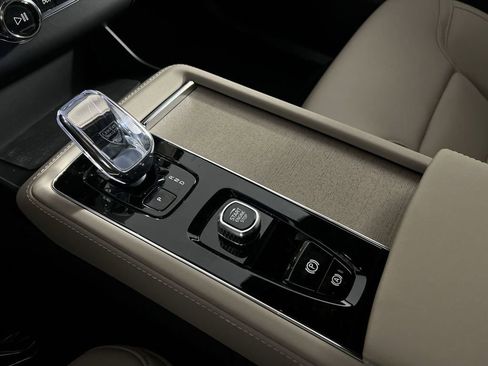 New 2026 Volvo XC90 B6 Plus w/ Protection Package Premier image 20