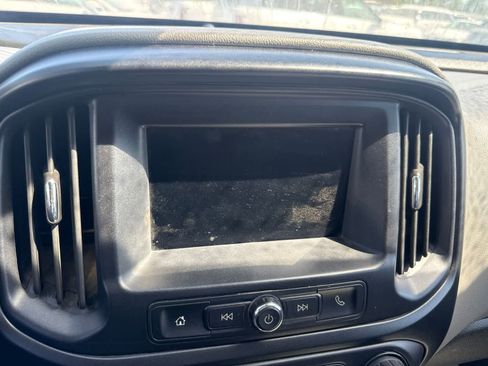 Used 2021 Chevrolet Colorado W/T w/ WT Convenience Package RWD image 16