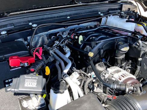 Used 2025 Jeep Wrangler Unlimited Rubicon AWD/4WD image 31
