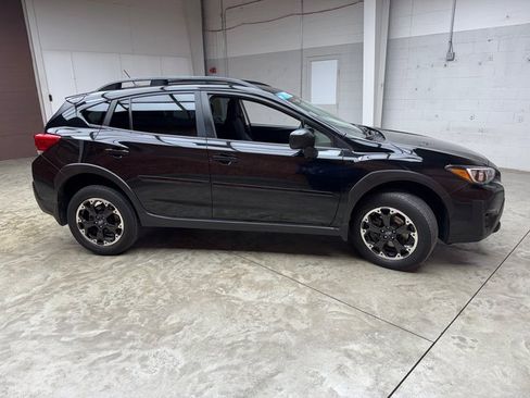 Used 2023 Subaru Crosstrek 2.0i image 6