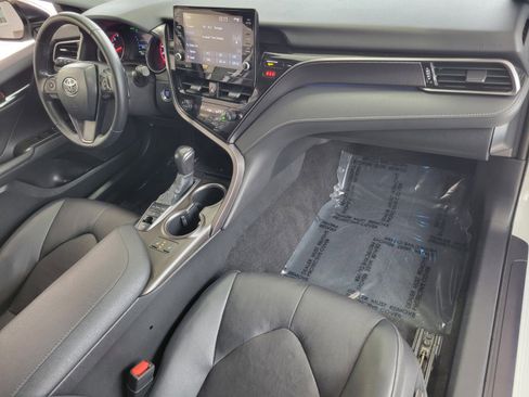 Used 2022 Toyota Camry XSE image 16