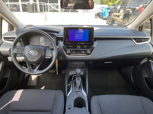 Used 2025 Toyota Corolla LE FWD image 9