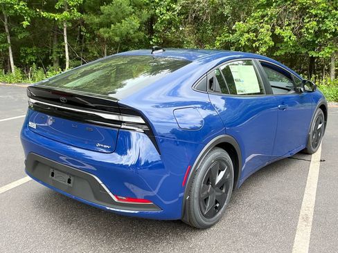 New 2026 Toyota Prius Plug-In Hybrid FWD image 5