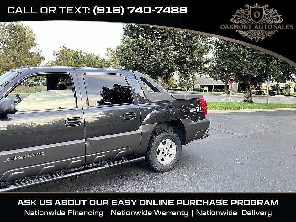 Used 2005 Chevrolet Avalanche Z71 w/ Preferred Equipment Group AWD/4WD image 5