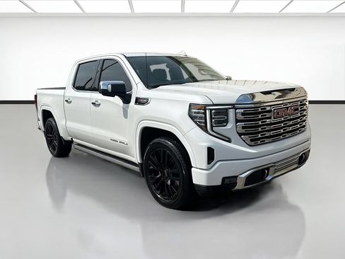 Used 2025 GMC Sierra 1500 Denali w/ Technology Package AWD/4WD image 4