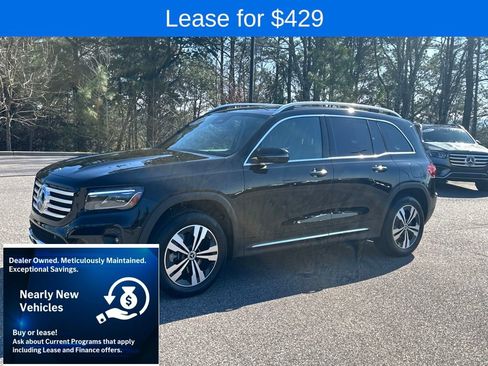 Used 2025 Mercedes-Benz GLB 250 4MATIC image 5