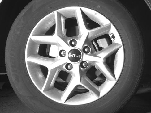 Used 2025 Kia Soul LX w/ LX Technology Package image 13