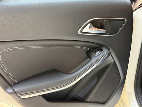 Used 2015 Mercedes-Benz CLA 250 image 32