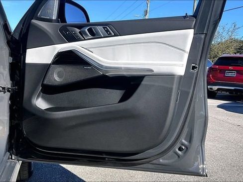 Used 2026 BMW X7 xDrive40i w/ Executive Package image 29