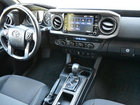 Used 2022 Toyota Tacoma TRD Sport w/ Technology Package AWD/4WD image 27