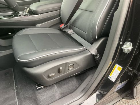 Used 2026 Buick Enclave Sport Touring w/ Super Cruise Package FWD image 13