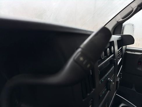 Used 2015 GMC Savana 3500 Extended image 19