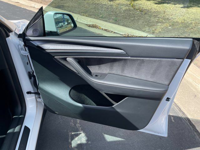 Used 2023 Tesla Model Y Long Range AWD/4WD image 18