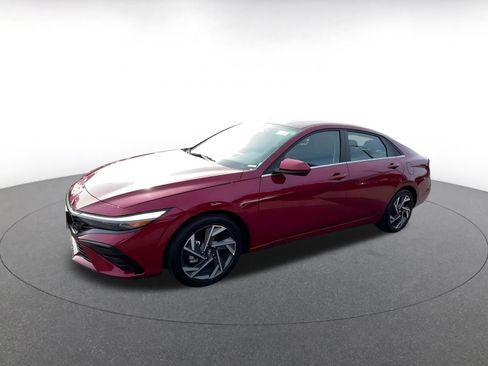 Used 2025 Hyundai Elantra SEL image 8