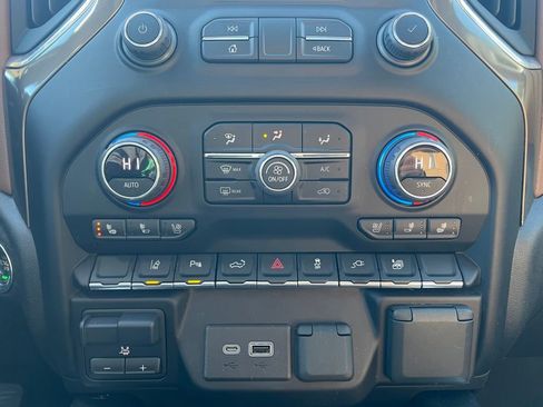 Used 2022 Chevrolet Silverado 2500 High Country image 17