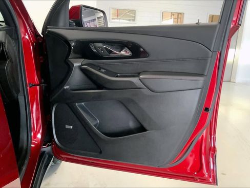 Used 2023 Chevrolet Traverse RS image 26