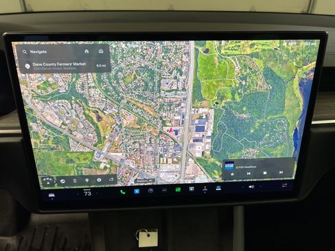 Used 2022 Tesla Model S Base image 11