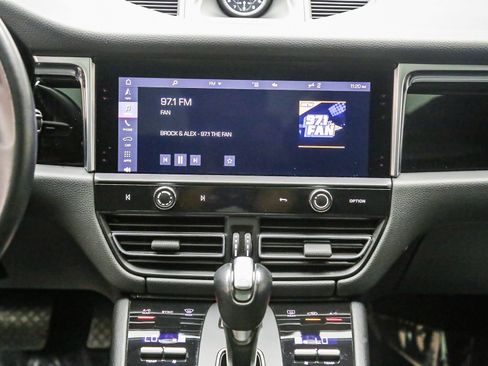 Certified 2023 Porsche Macan S AWD/4WD image 17