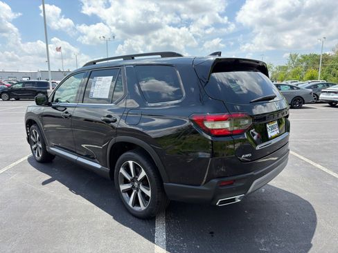 Used 2024 Honda Pilot Touring image 4