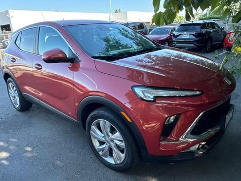 Used 2024 Buick Encore GX Preferred FWD image 2