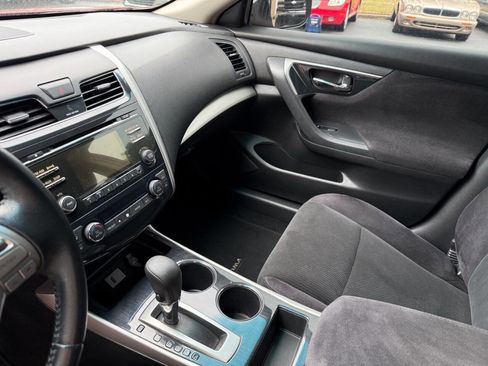 Used 2013 Nissan Altima 2.5 SV FWD image 8