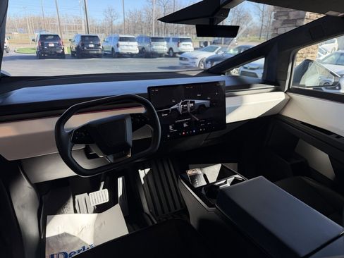 Used 2024 Tesla Cybertruck AWD Crew Cab image 19