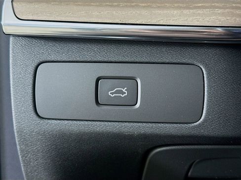 New 2026 Volvo XC90 B6 Ultra w/ Protection Package image 10