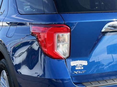Used 2022 Ford Explorer XLT w/ Equipment Group 202A image 8