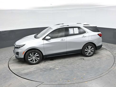 Used 2022 Chevrolet Equinox Premier AWD/4WD image 22