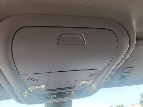 Used 2024 Chevrolet Equinox LT FWD image 25