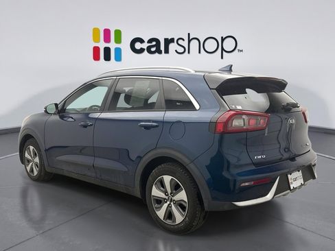 Used 2017 Kia Niro EX image 3