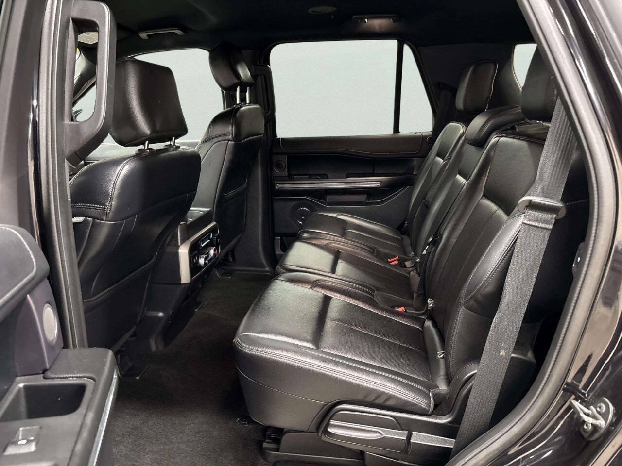 Used 2019 Ford Expedition XLT AWD/4WD image 19