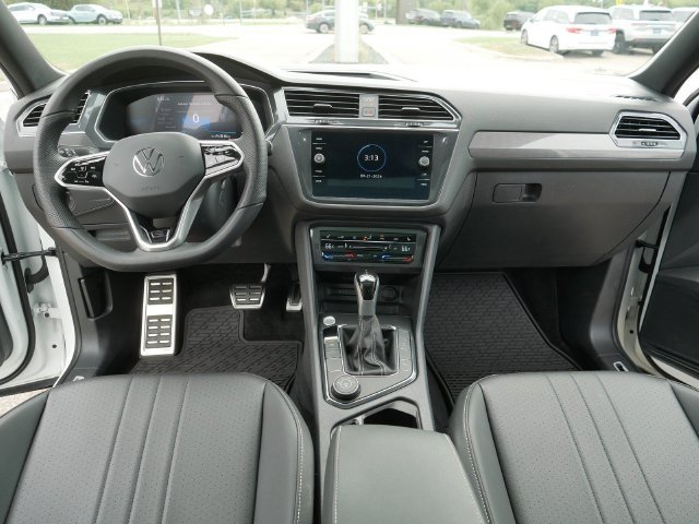 Certified 2024 Volkswagen Tiguan SE R-Line AWD/4WD image 20