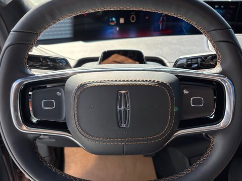 New 2025 Lincoln Navigator L Black Label image 15