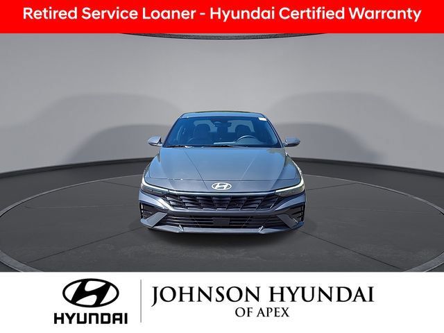 Used 2025 Hyundai Elantra Limited w/ Cargo Package FWD image 3